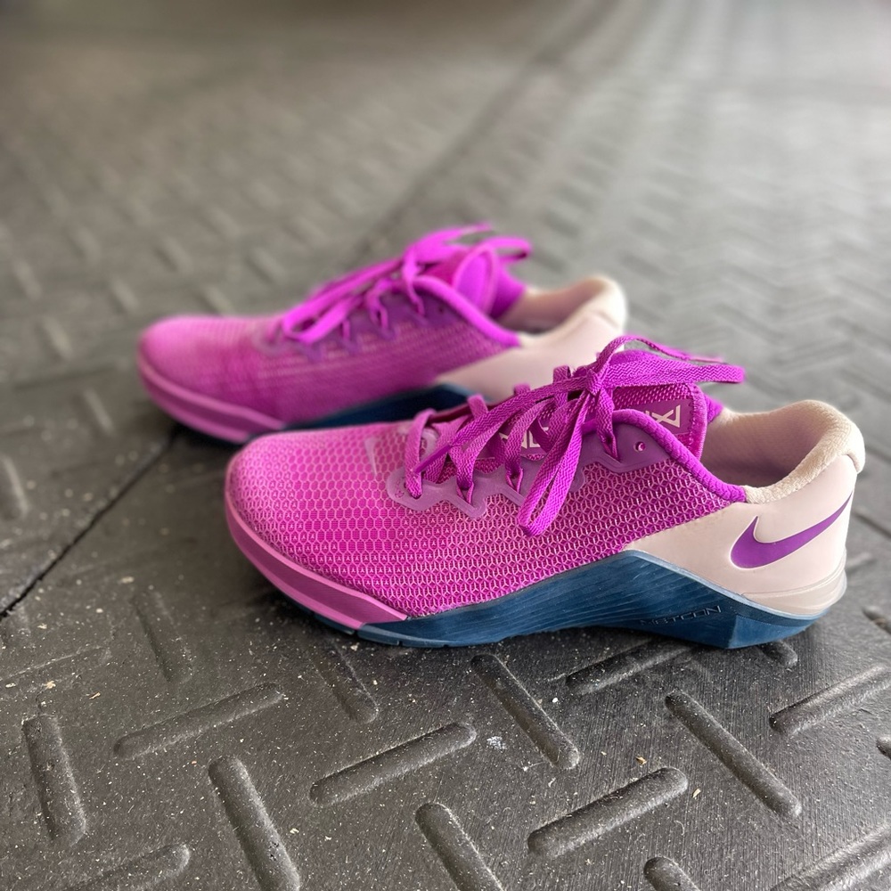 Women’s Nike Metcon 5 Training Shoes, Size 9